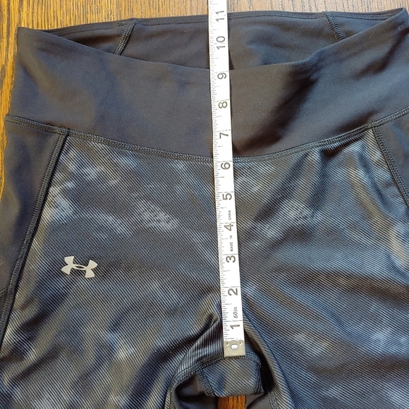 Under Armour Compression Black and Blue Cropped Leggings Size Women's Small - Picture 9 of 10